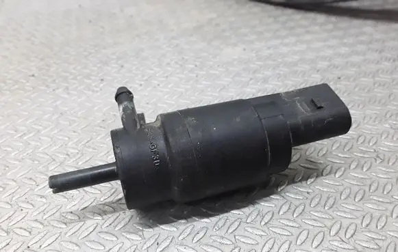 Mercedes-Benz C W203 Windscreen/windshield washer pump 3090179