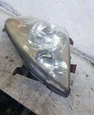 Toyota Corolla Verso AR10 Headlight/headlamp