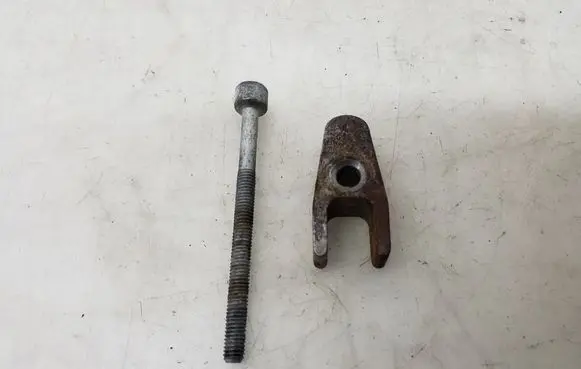 Mercedes-Benz E W212 Fuel Injector clamp holder A6420160038