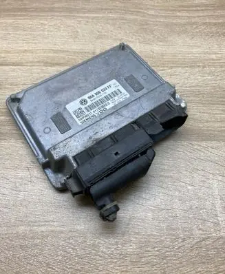 Seat Leon (1P) Engine control unit/module ECU 06A906033FF