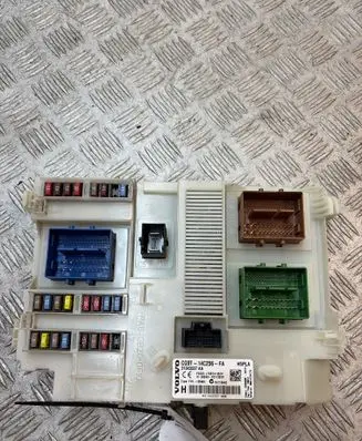 Volvo S80 Fuse module 31343337AA CG9T14C256FA
