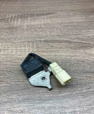 Toyota Avensis T250 Other relay 9008088002 USED