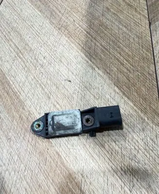 Mercedes-Benz E W211 Airbag deployment crash/impact sensor 0028201326