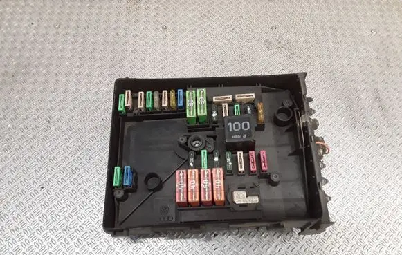 Seat Leon (1P) Fuse module 017181301
