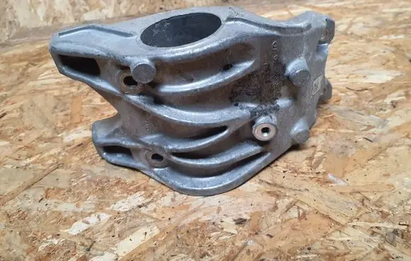 Mercedes-Benz CLA C117 X117 W117 Driveshaft support bearing bracket A6512200131