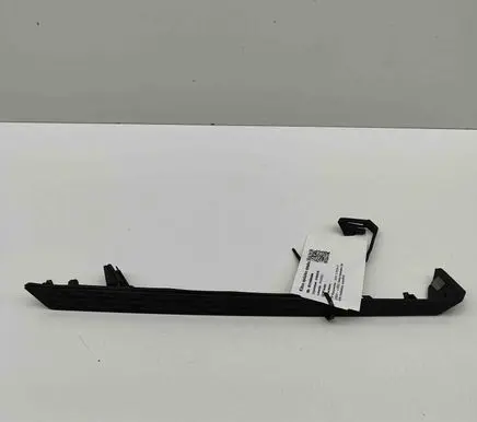 Dashboard glove box trim