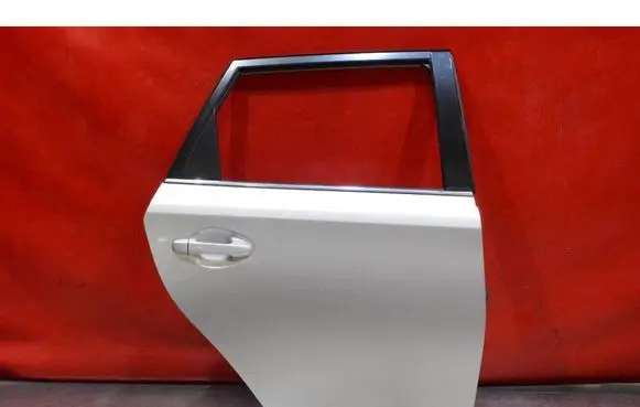 Toyota Auris E180 Rear door 