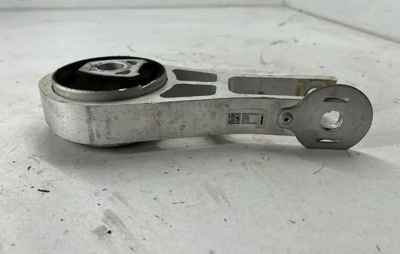 Dodge Hornet Gearbox mount 00501557200 68445489AD