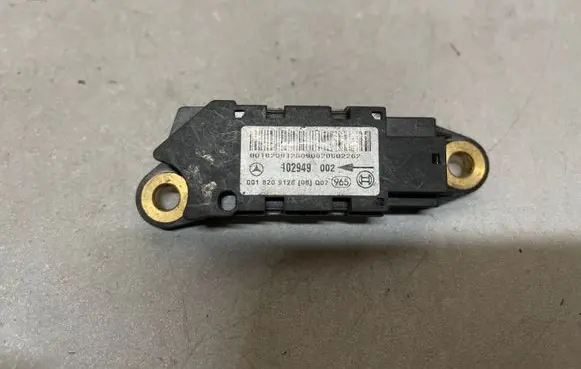 Mercedes-Benz C W203 Airbag deployment crash/impact sensor 0018209126