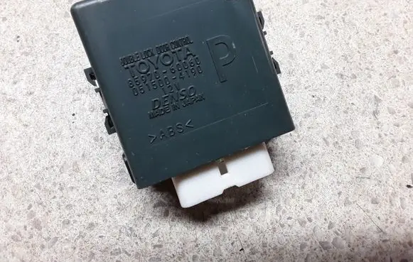 Toyota Land Cruiser (J150) Door control unit/module 8597060060