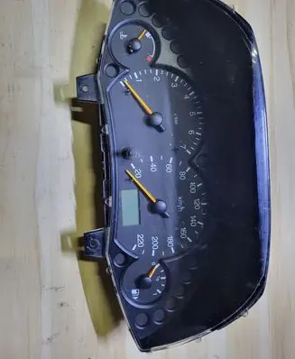 Ford Focus Speedometer (instrument cluster) 98AP10841 44ZU115