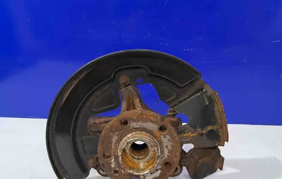 Volvo XC70 Front wheel hub 32246153 8250537