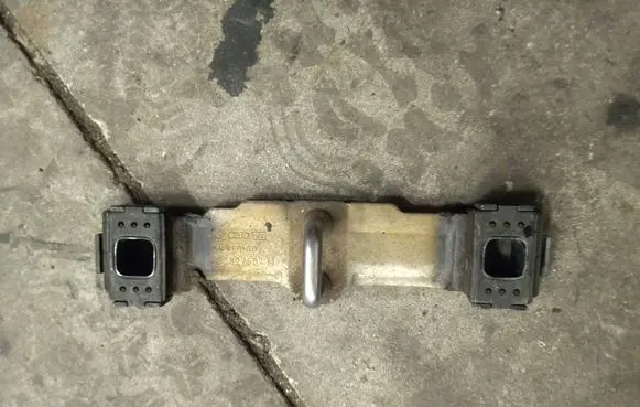 Audi A6 S6 C5 4B Loading door lock loop/hook striker 4b9827507m