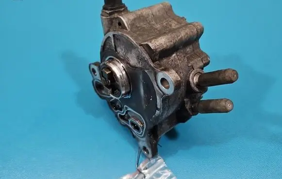 Volkswagen PASSAT B6 Vacuum pump 03G145209 IMPRK1533258