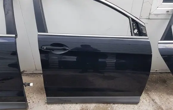 Honda CR-V Front door 