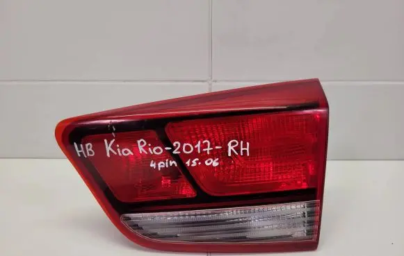 KIA Rio Tailgate rear/tail lights 92404H8