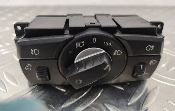 BMW 5 E60 E61 Light switch 6988555