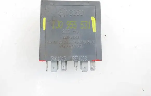 Skoda Octavia Mk1 (1U) Window wiper interval relay 1J0955531
