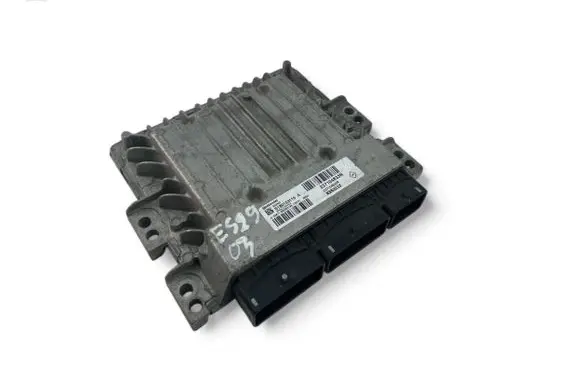 Renault Megane III Engine control unit/module ECU 237104833R S180153110A