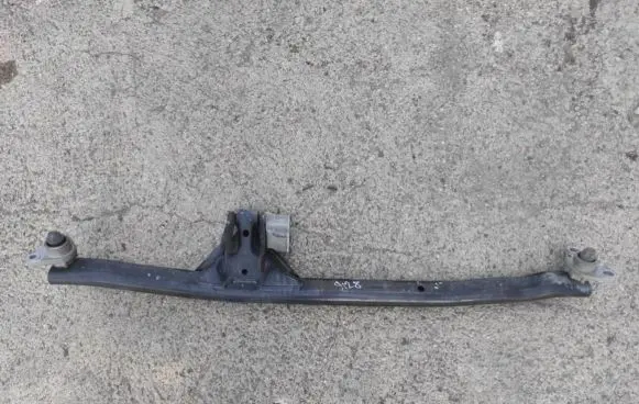 Opel Signum Engine mounting bracket