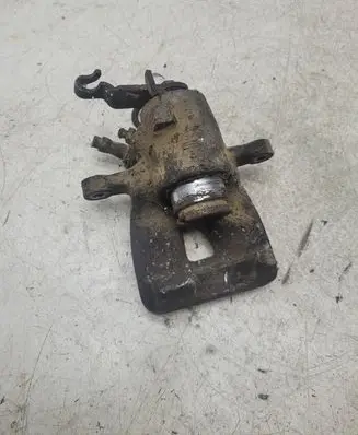Volkswagen Touran I Front brake caliper