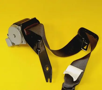 Rear seatbelt
