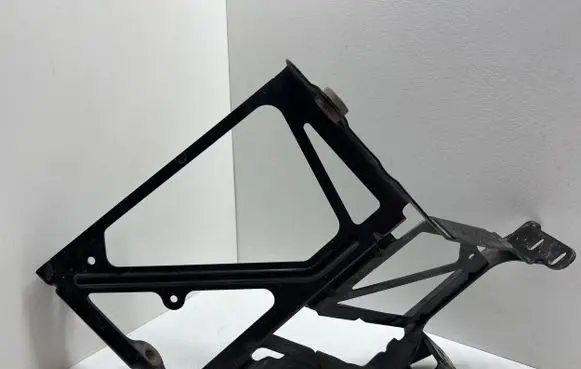 Audi A7 S7 4G Radiator mount bracket 4G8121261A