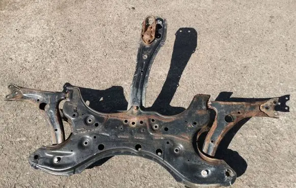 Toyota Corolla Verso E121 Front subframe