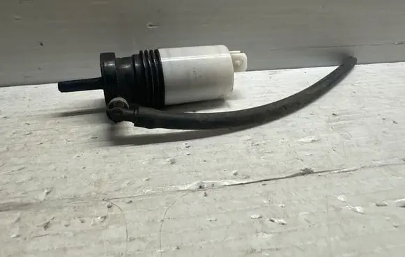Volvo XC60 Windscreen/windshield washer pump 1028284