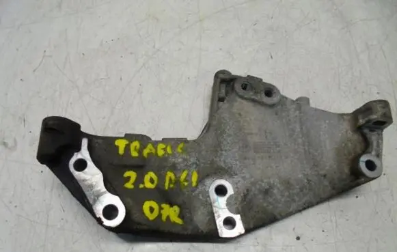 Opel Vivaro Engine mounting bracket