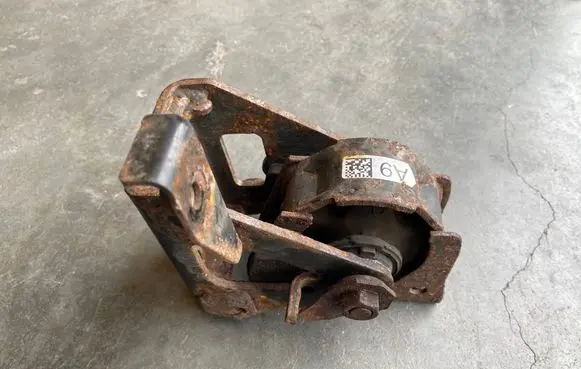 Toyota Auris E180 Engine mounting bracket