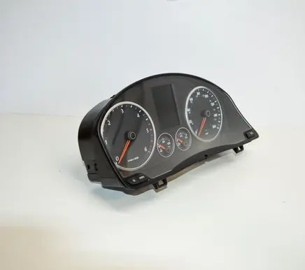 Volkswagen Tiguan Speedometer (instrument cluster) 5N0920970D