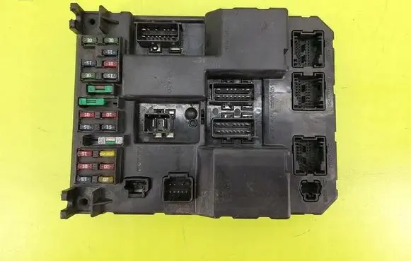 Peugeot 307 Comfort/convenience module 9651196980