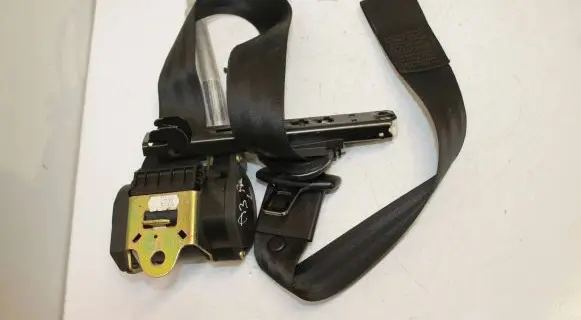 Audi A3 S3 8L Front seatbelt 040062 79101