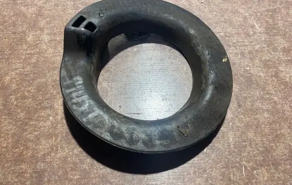 Ford Mustang VI Rear coil spring rubber mount E1GC5B718AXC