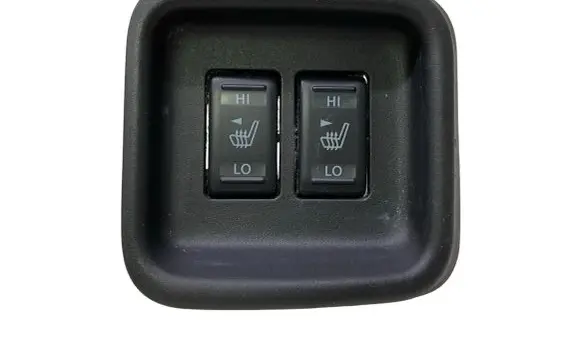 Nissan Juke I F15 Seat heating switch