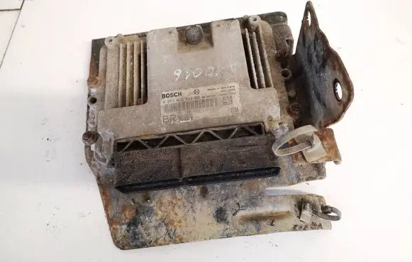 Opel Zafira B Engine control unit/module 55198922 0281012549