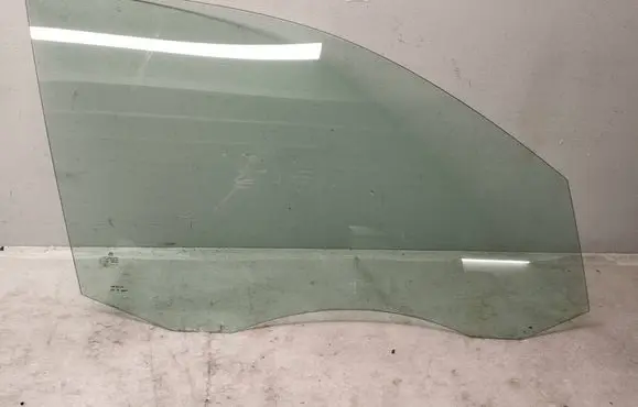 Volkswagen Tiguan Front door window glass four-door 43R001025 5N0845202 E000184