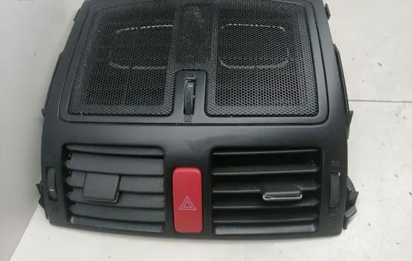 Toyota Auris E180 Dash center air vent grill 21GY18 0008 01735
