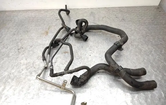 Volkswagen Golf VII Engine coolant pipe/hose 5Q0122291AK 04E122447K 5Q0122101H