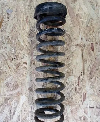 Mercedes-Benz 190 W201 Front coil spring