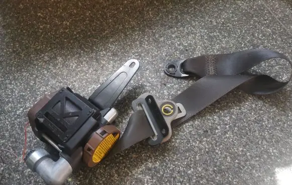 Opel Antara Front seatbelt