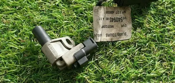 Peugeot 308 Camshaft position sensor 9645844080