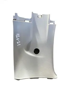 Mitsubishi L200 (C) pillar trim