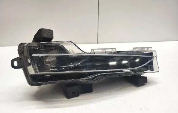 Tesla Model 3 Front fog light 107739600C 041719B F00HTE500607