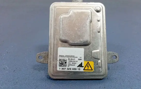Alfa Romeo Stelvio Voltage converter/converter module 130732946915