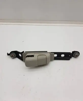 Mitsubishi L200 Seat belt height adjuster 