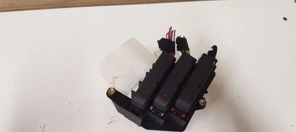 Audi A6 S6 C6 4F Fuse module 4F2971845A