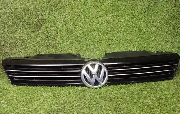 Volkswagen Jetta VI Front grill PD0035 QA6044