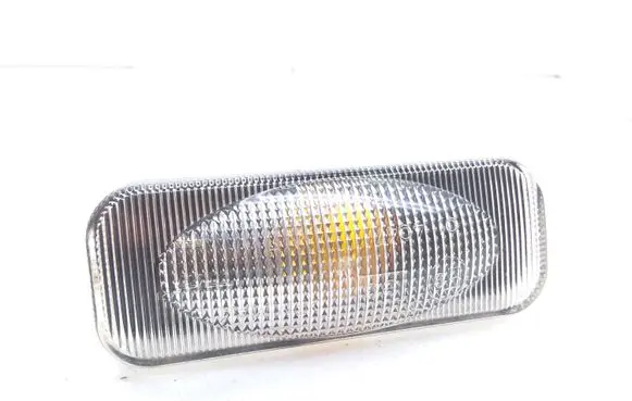 Opel Omega B2 Front fender indicator light 09231167